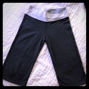 Lululemon yoga pants Capri